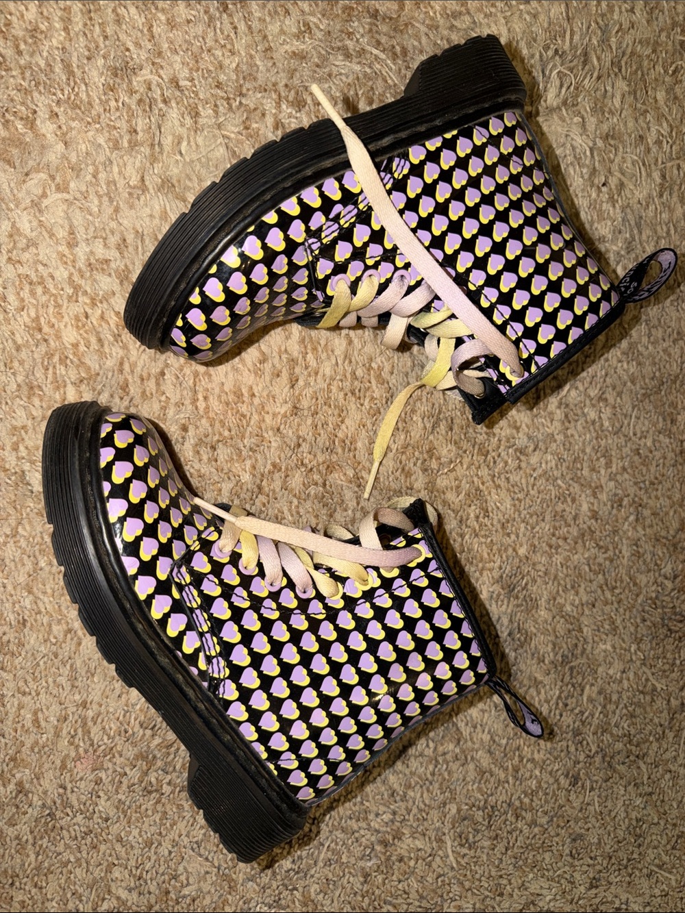 Dr martens girls heart boots sz 12